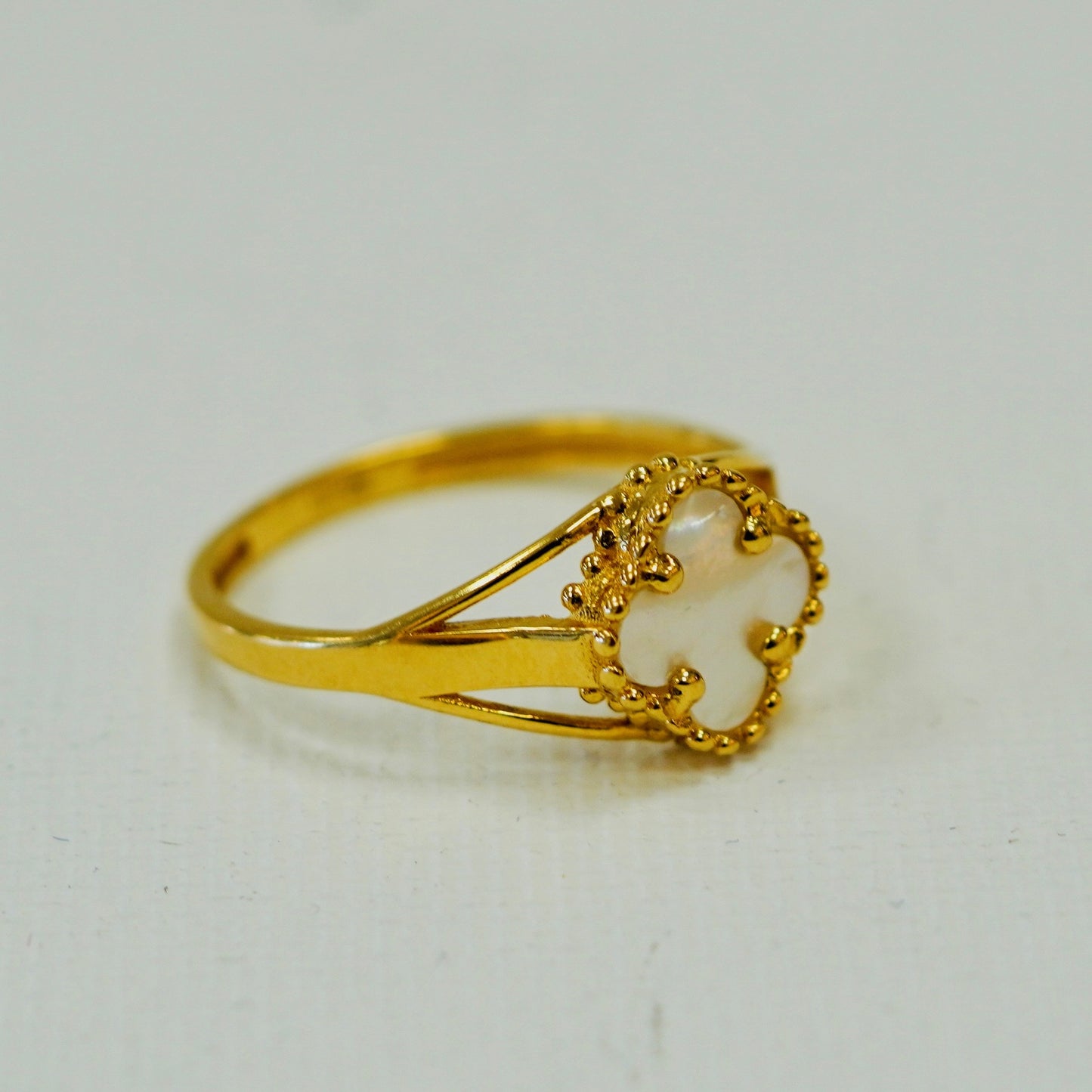 Blomma 18k guld