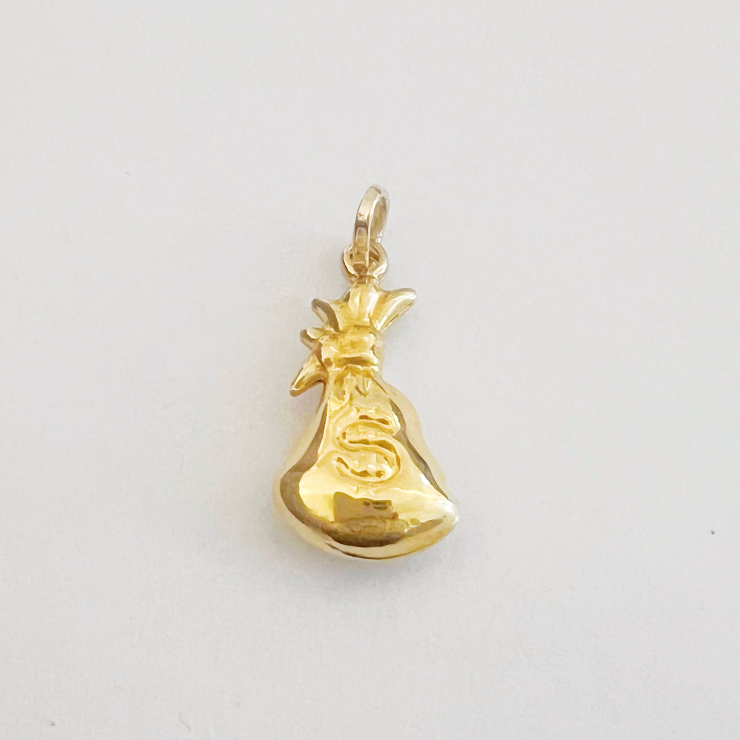 Exklusivt Guld Hänge Pengasäck med Stil