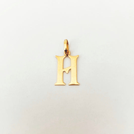 18K Guld Bokstavshänge – Personligt & Elegant Smycke