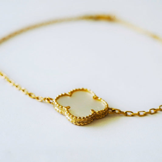 Exklusivt Armband i 18 k Vit Klöver