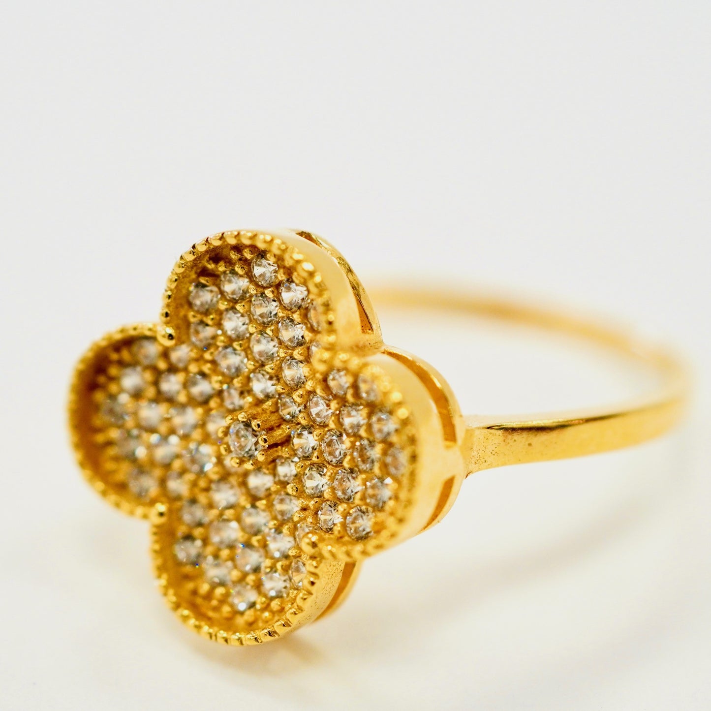 Guldring 18 K klöver
