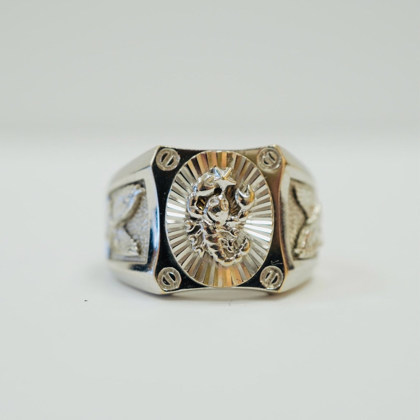 RING VITGULD SKORPION