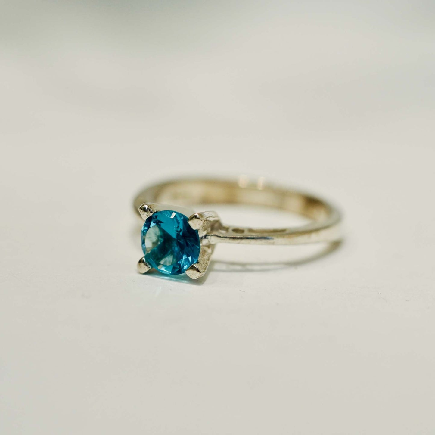 Silverring med färg