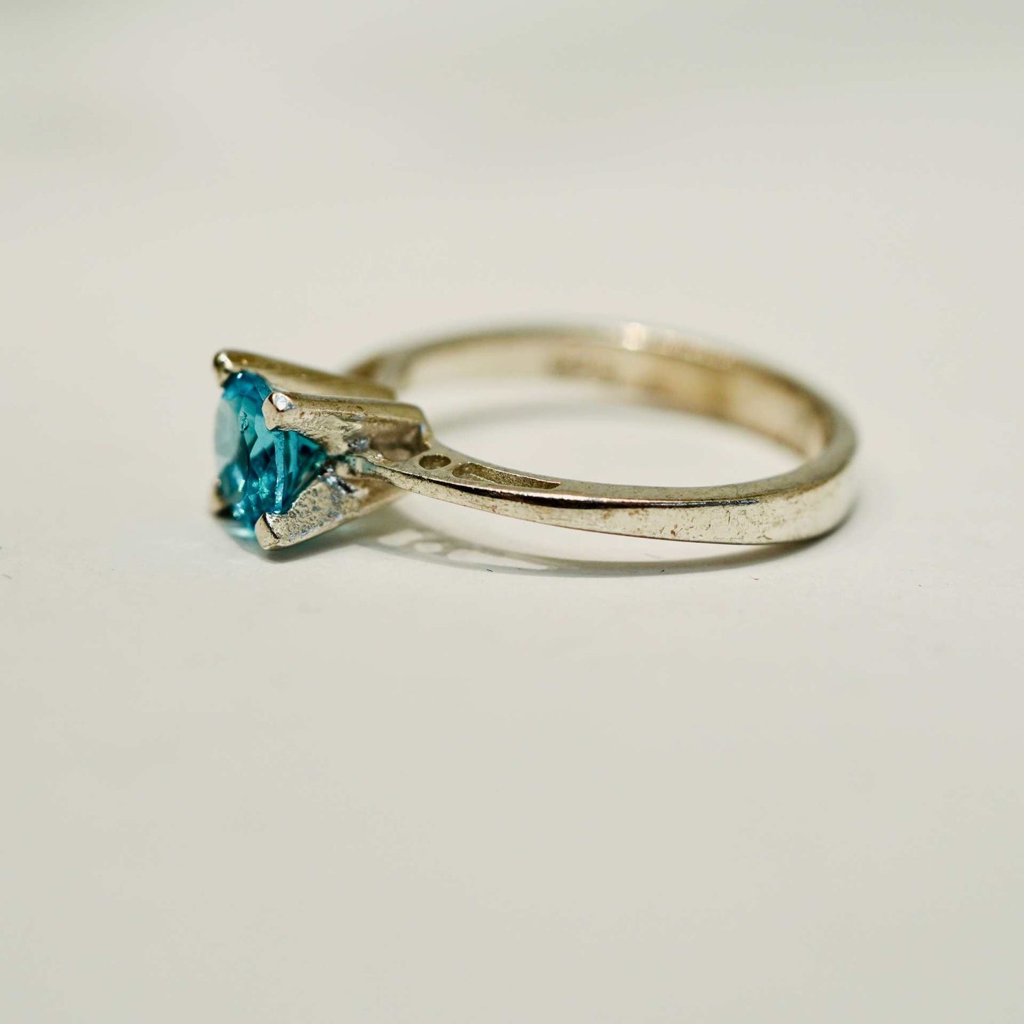 Silverring med färg