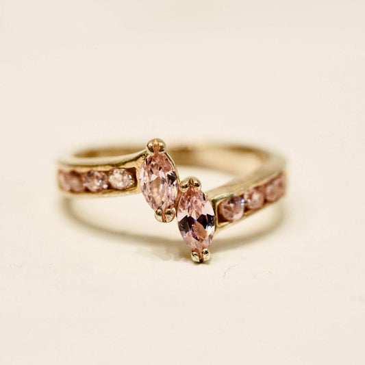 Silverring med rosa stenar