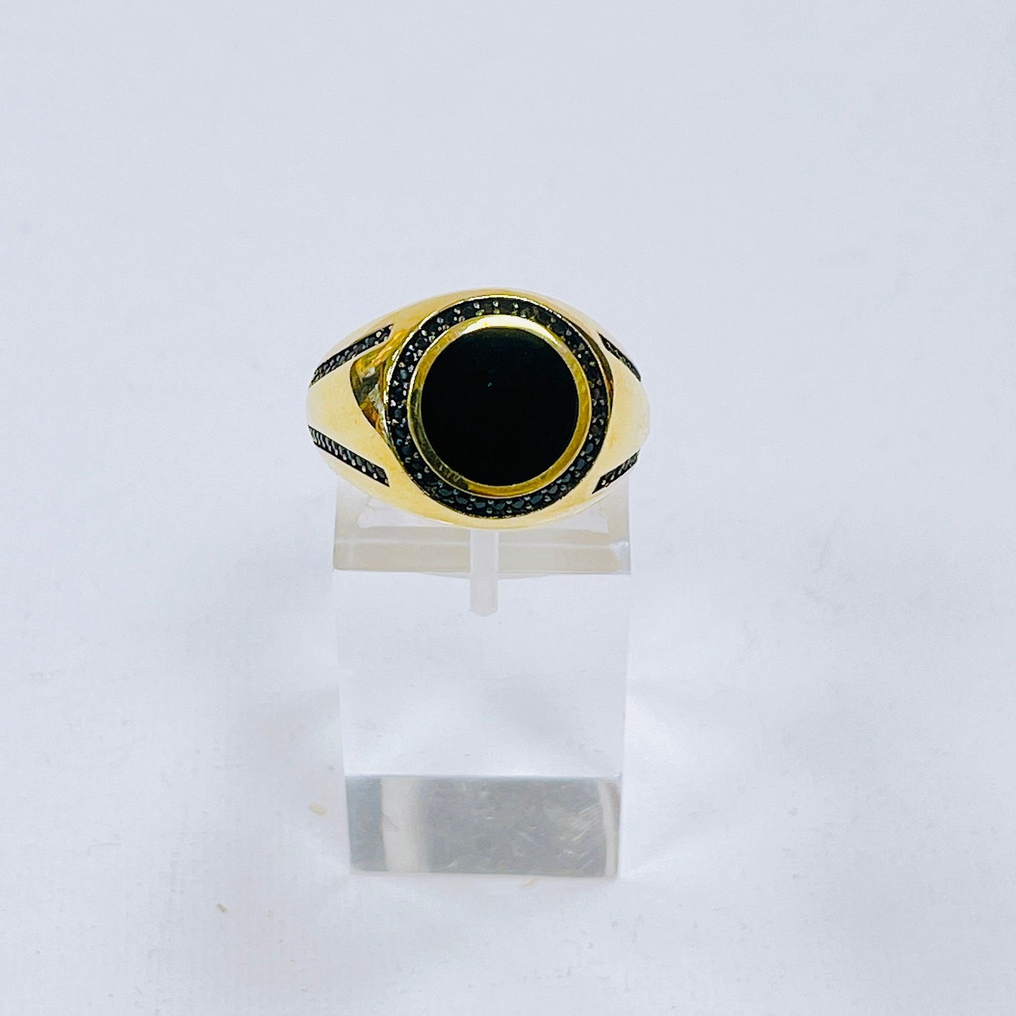 18K GULDRING MED SVART STEN
